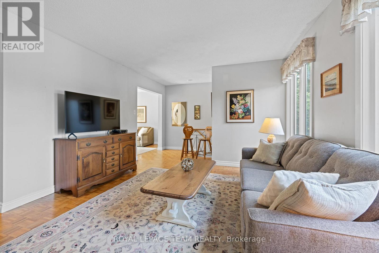 2486 Regina Street, Ottawa, Ontario  K2B 6X5 - Photo 10 - X12421380