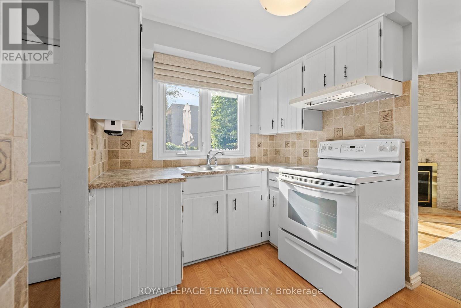2486 Regina Street, Ottawa, Ontario  K2B 6X5 - Photo 13 - X12421380