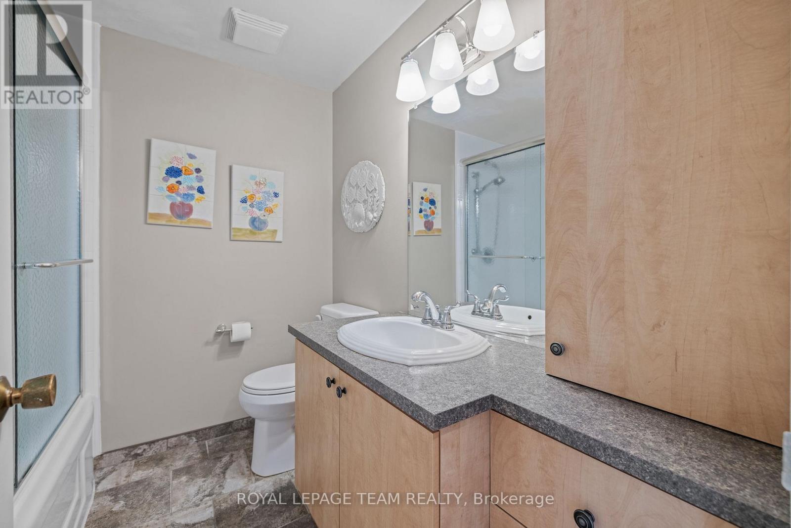 2486 Regina Street, Ottawa, Ontario  K2B 6X5 - Photo 32 - X12421380