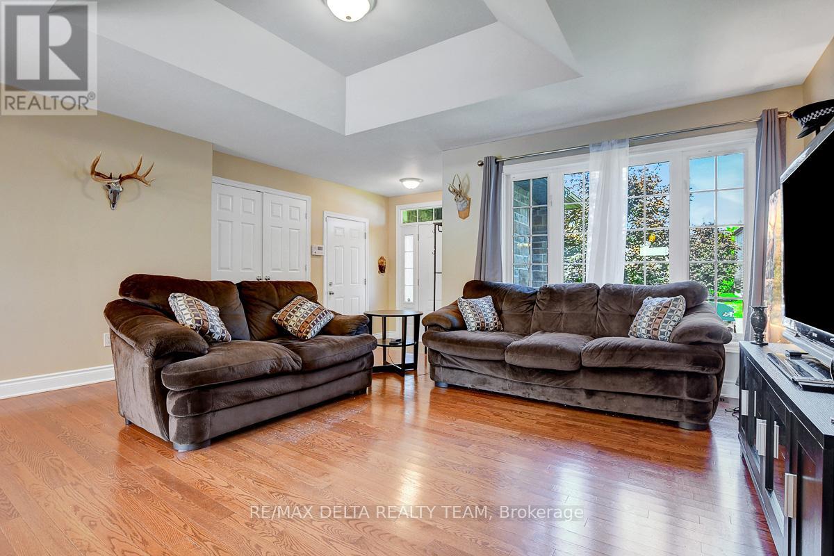 80 Settlement Lane, Russell, Ontario  K4R 0A4 - Photo 10 - X12421389