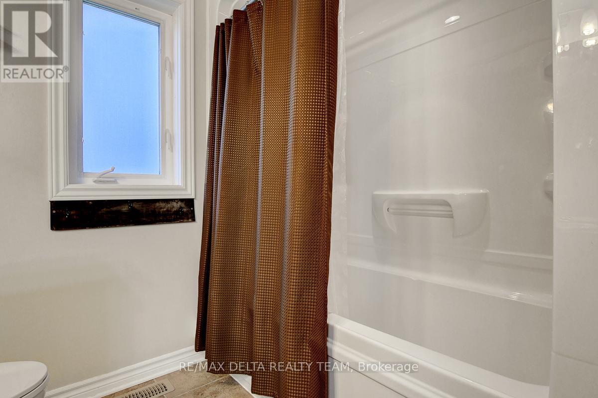 80 Settlement Lane, Russell, Ontario  K4R 0A4 - Photo 27 - X12421389