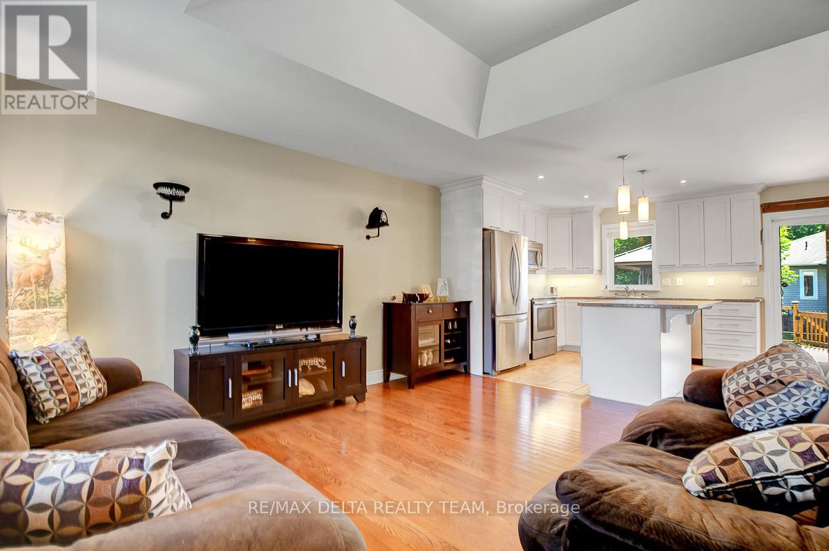 80 Settlement Lane, Russell, Ontario  K4R 0A4 - Photo 7 - X12421389