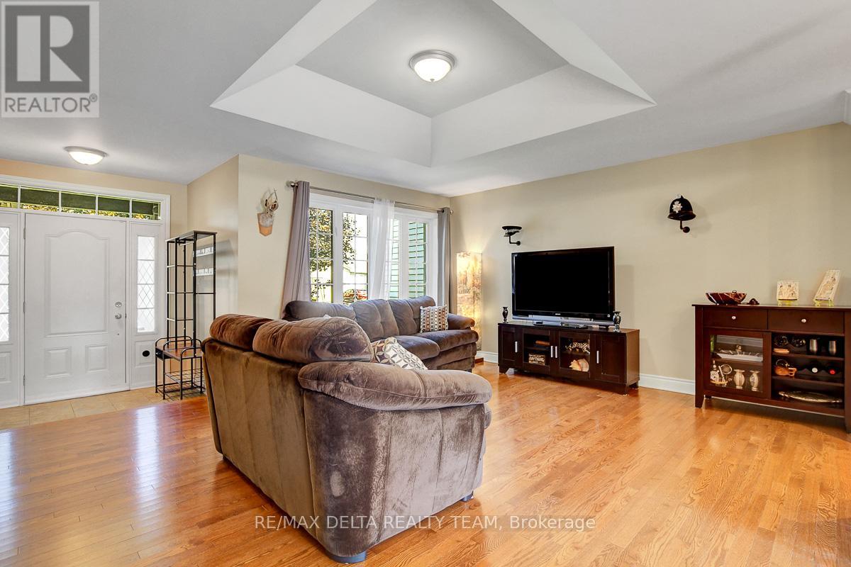 80 Settlement Lane, Russell, Ontario  K4R 0A4 - Photo 8 - X12421389