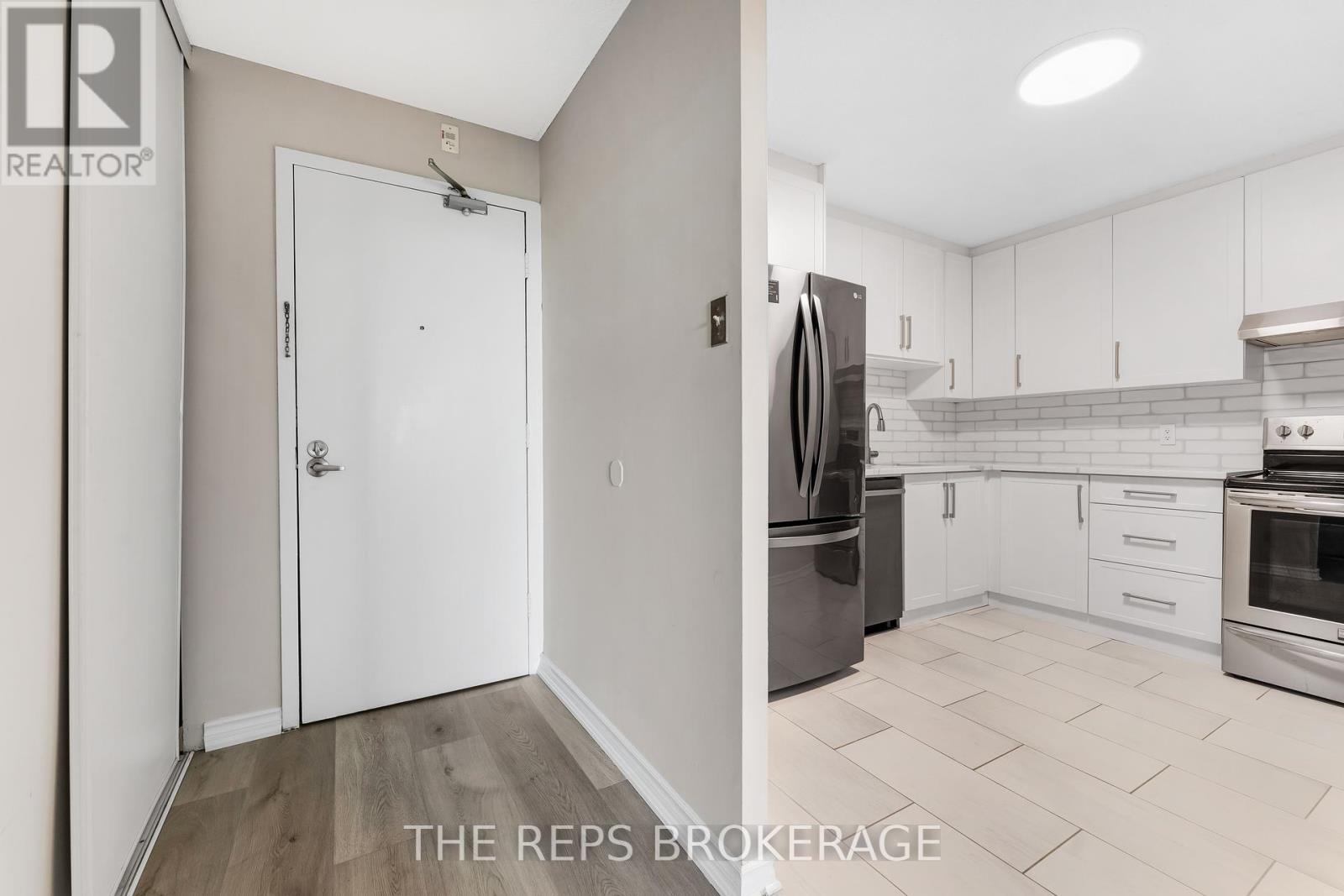 2001 - 900 Dynes Road, Ottawa, Ontario  K2C 3L6 - Photo 4 - X12421400