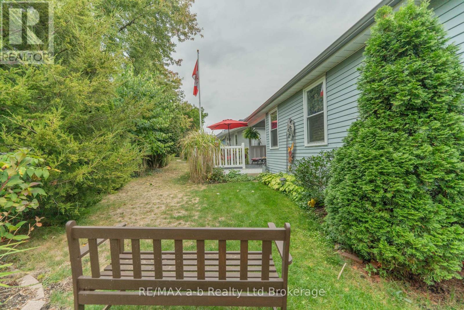 53 Hawkins Crescent, Tillsonburg, Ontario  N4G 5K6 - Photo 25 - X12421291