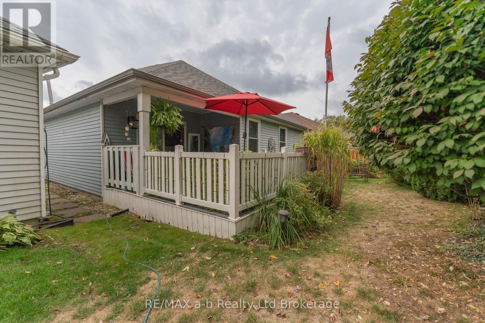 53 Hawkins Crescent, Tillsonburg, Ontario  N4G 5K6 - Photo 26 - X12421291