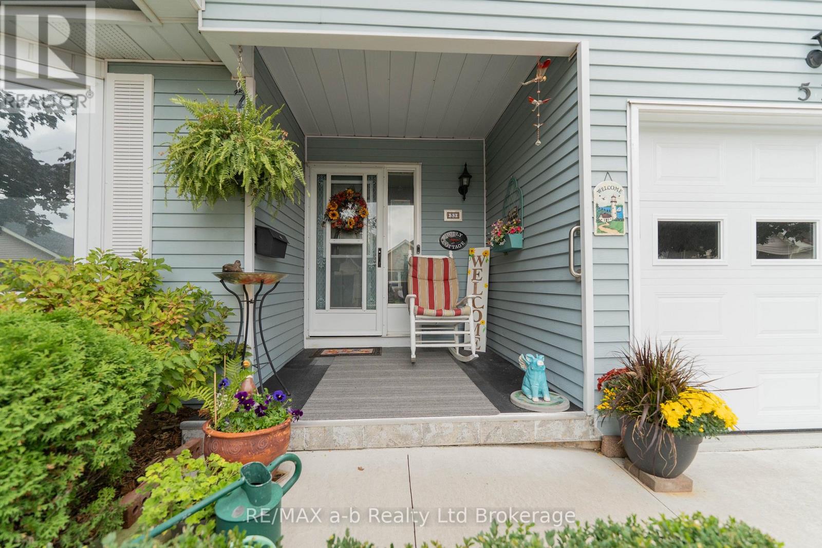 53 Hawkins Crescent, Tillsonburg, Ontario  N4G 5K6 - Photo 3 - X12421291