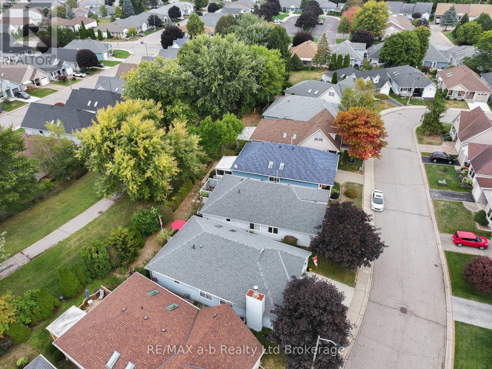 53 Hawkins Crescent, Tillsonburg, Ontario  N4G 5K6 - Photo 30 - X12421291