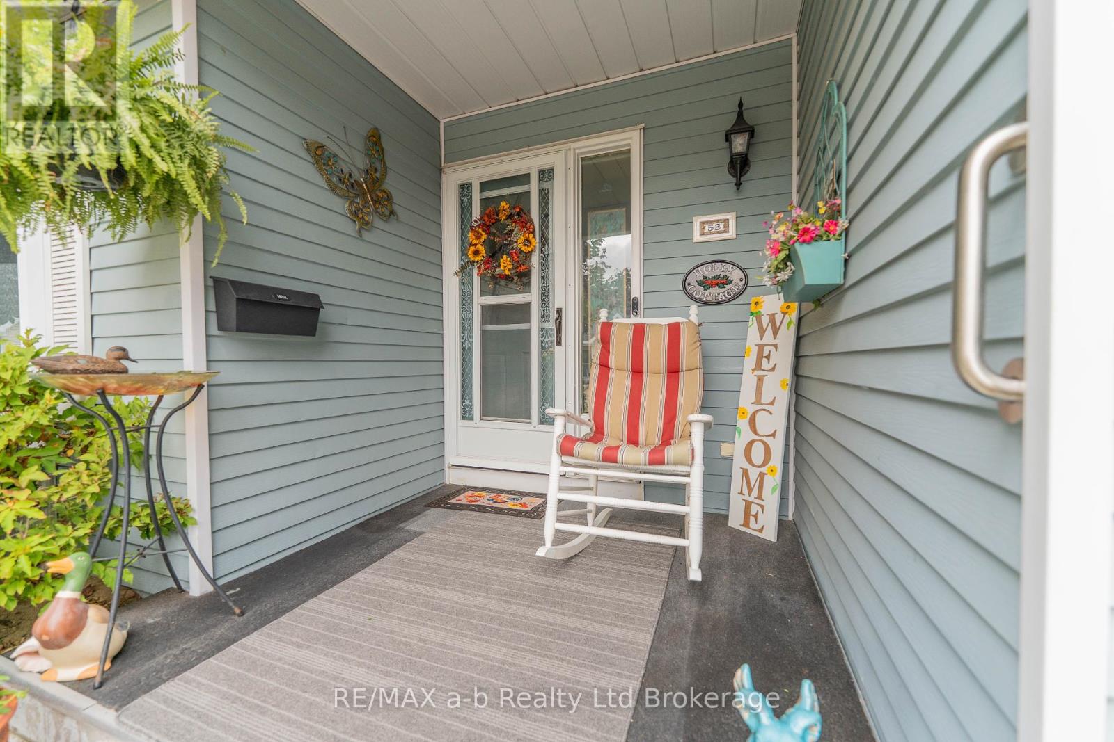 53 Hawkins Crescent, Tillsonburg, Ontario  N4G 5K6 - Photo 4 - X12421291