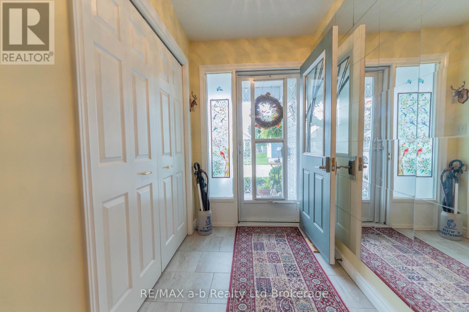 53 Hawkins Crescent, Tillsonburg, Ontario  N4G 5K6 - Photo 5 - X12421291