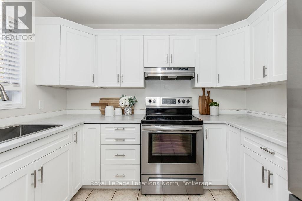 115 58th Street S, Wasaga Beach, Ontario  L9Z 2Z1 - Photo 10 - S12421359