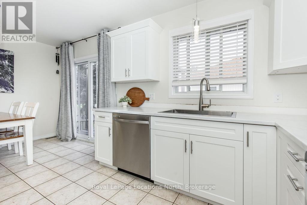 115 58th Street S, Wasaga Beach, Ontario  L9Z 2Z1 - Photo 12 - S12421359