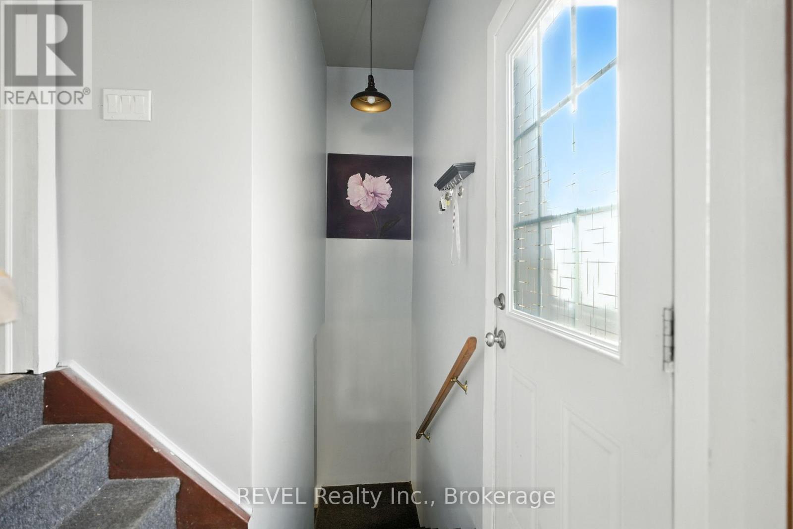 46 Collier Road S, Thorold, Ontario  L2V 3T1 - Photo 12 - X12421262
