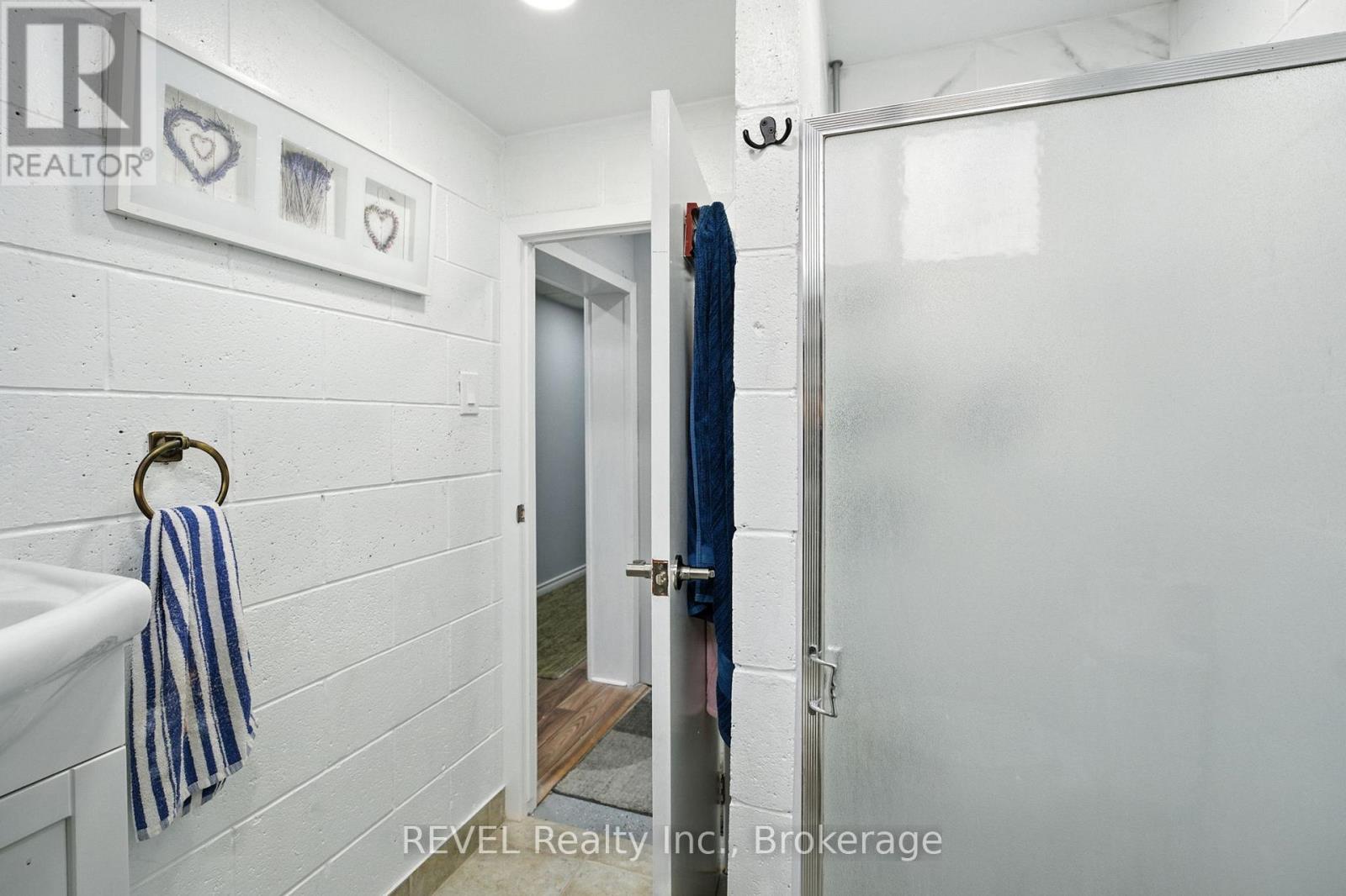 46 Collier Road S, Thorold, Ontario  L2V 3T1 - Photo 18 - X12421262