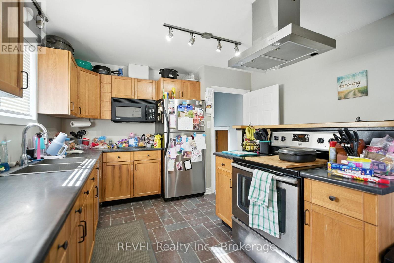 46 Collier Road S, Thorold, Ontario  L2V 3T1 - Photo 8 - X12421262