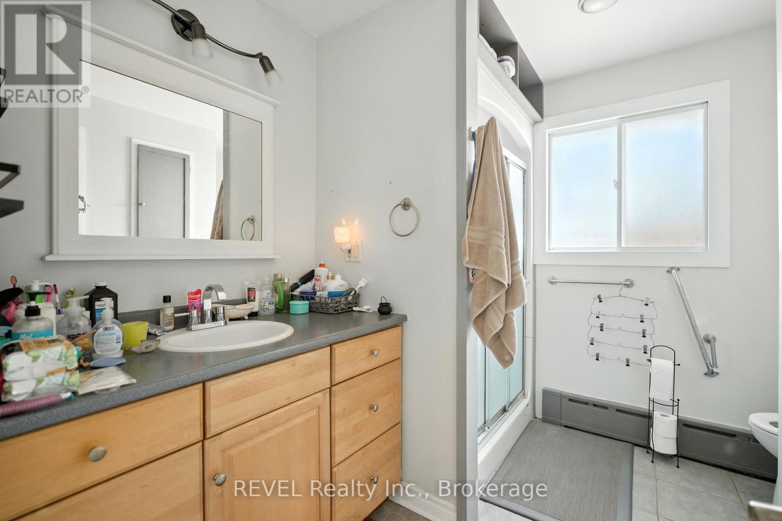 46 Collier Road S, Thorold, Ontario  L2V 3T1 - Photo 9 - X12421262