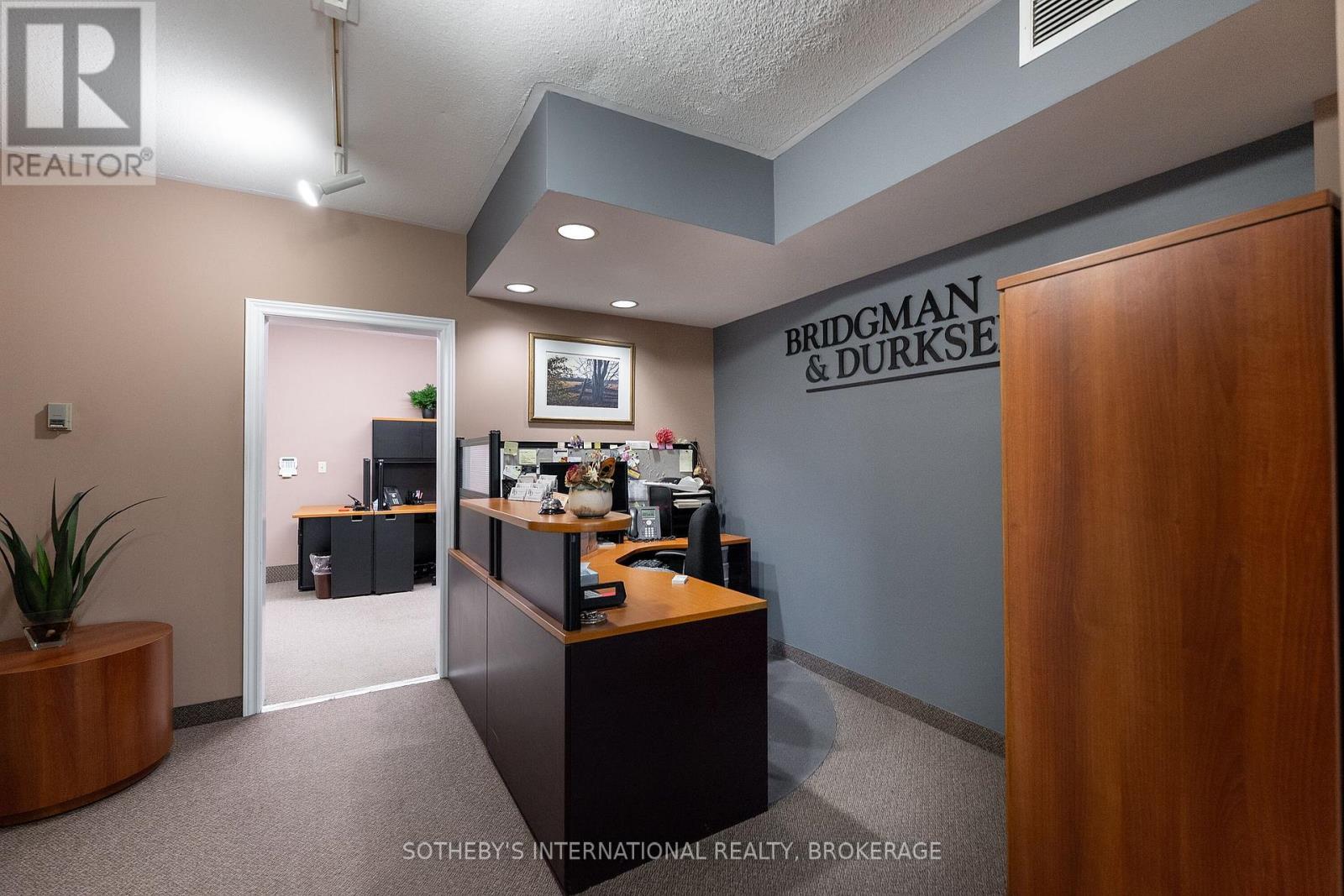 5 Race Street, St. Catharines, Ontario  L2R 3M1 - Photo 5 - X12421403
