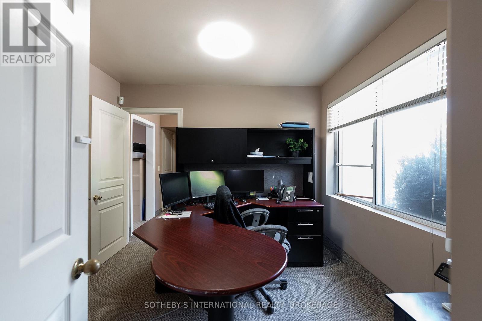 5 Race Street, St. Catharines, Ontario  L2R 3M1 - Photo 7 - X12421403