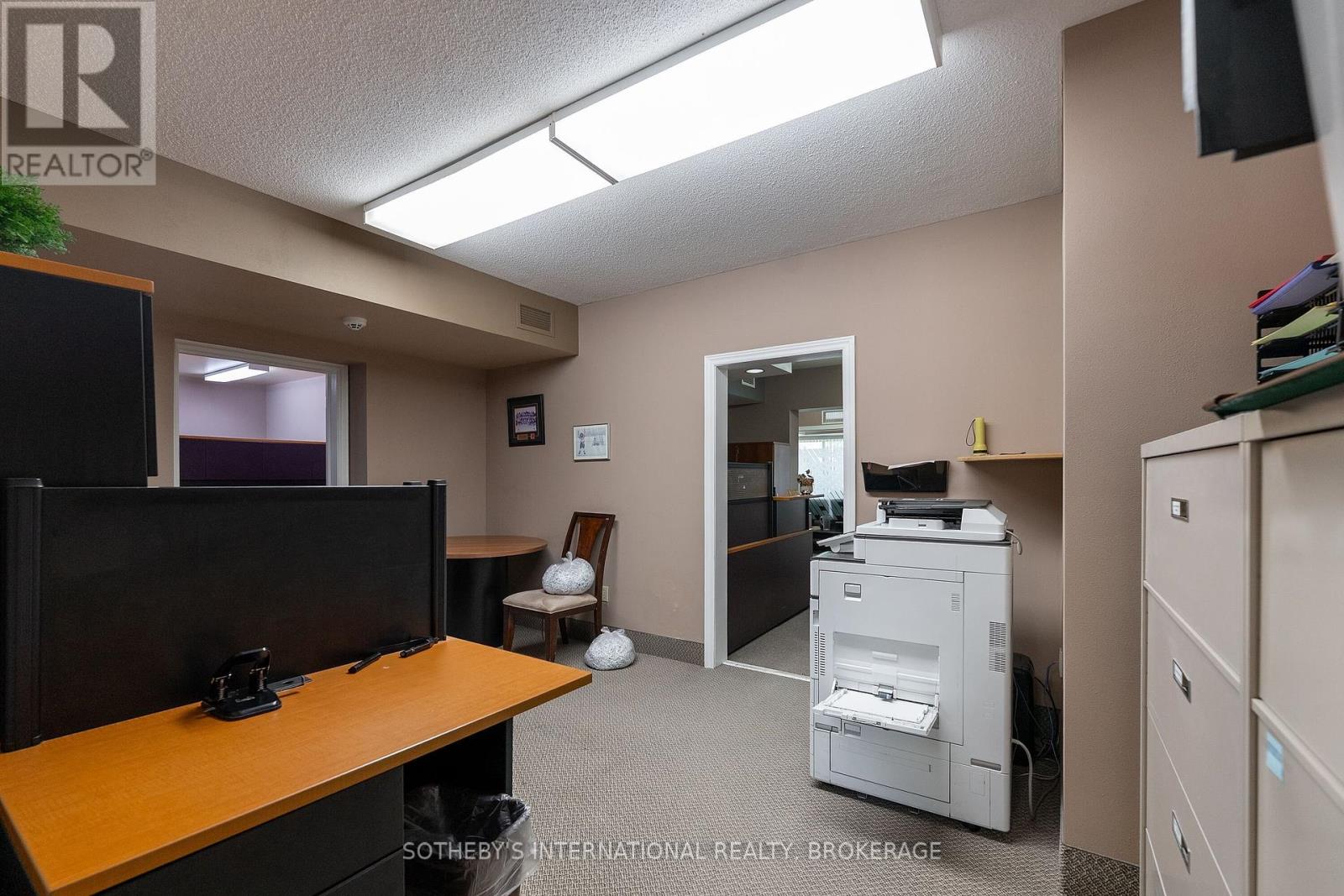 5 Race Street, St. Catharines, Ontario  L2R 3M1 - Photo 8 - X12421403