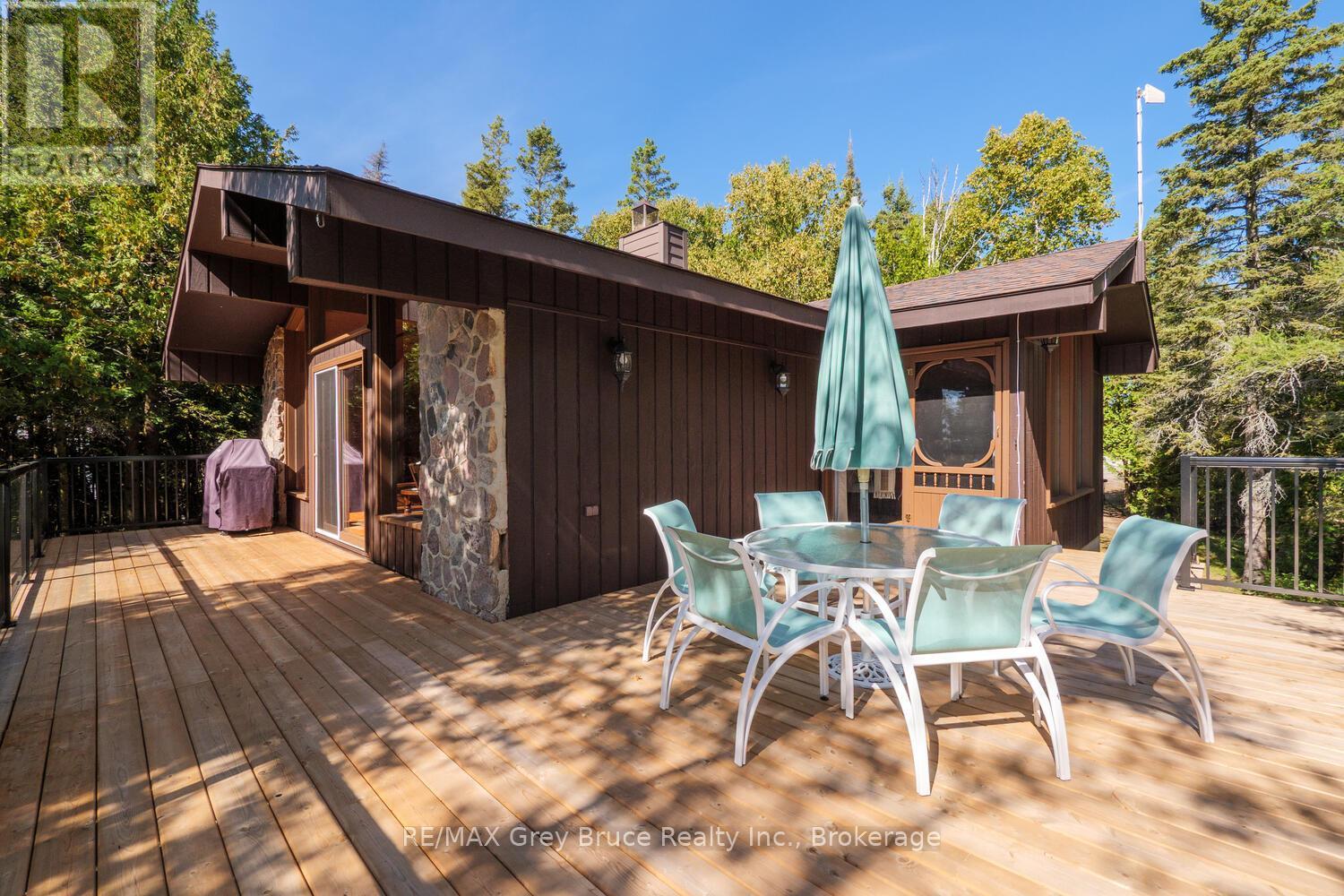 27 Silverside Point Drive, Northern Bruce Peninsula, Ontario  N0H 1Z0 - Photo 8 - X12421289