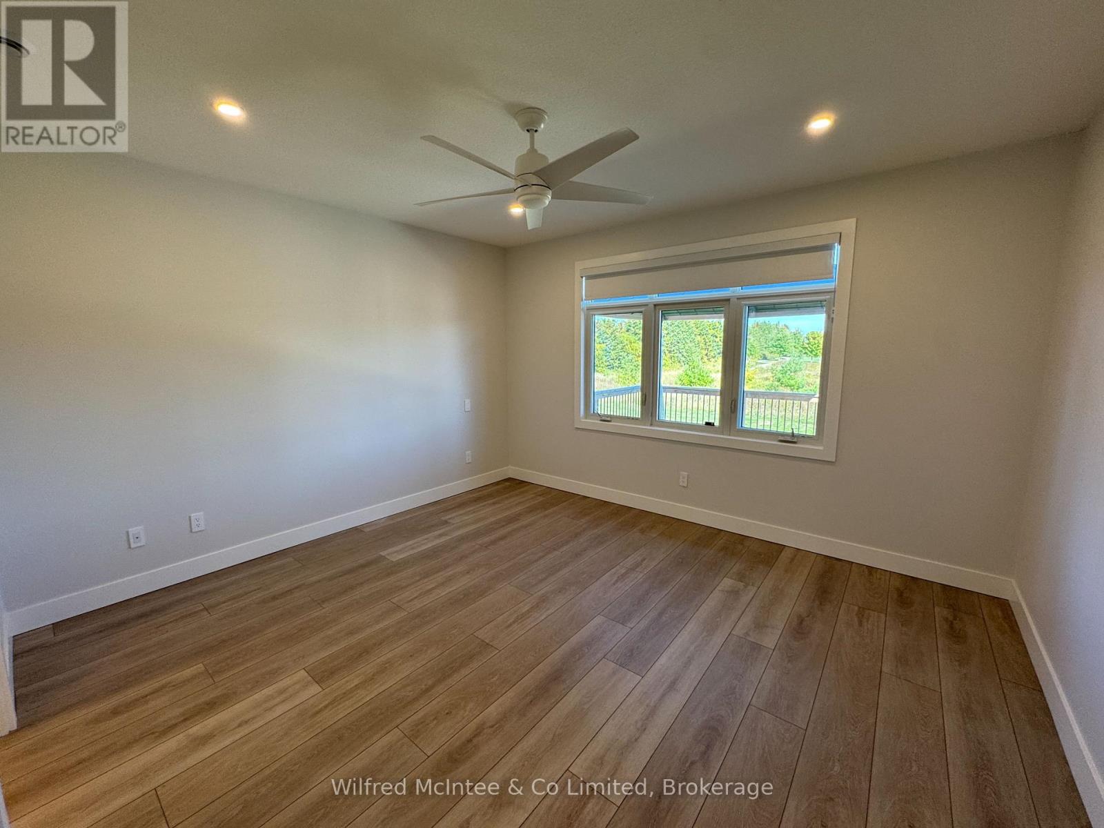 106 Irishwood Lane, Brockton, Ontario  N0G 2V0 - Photo 12 - X12421418