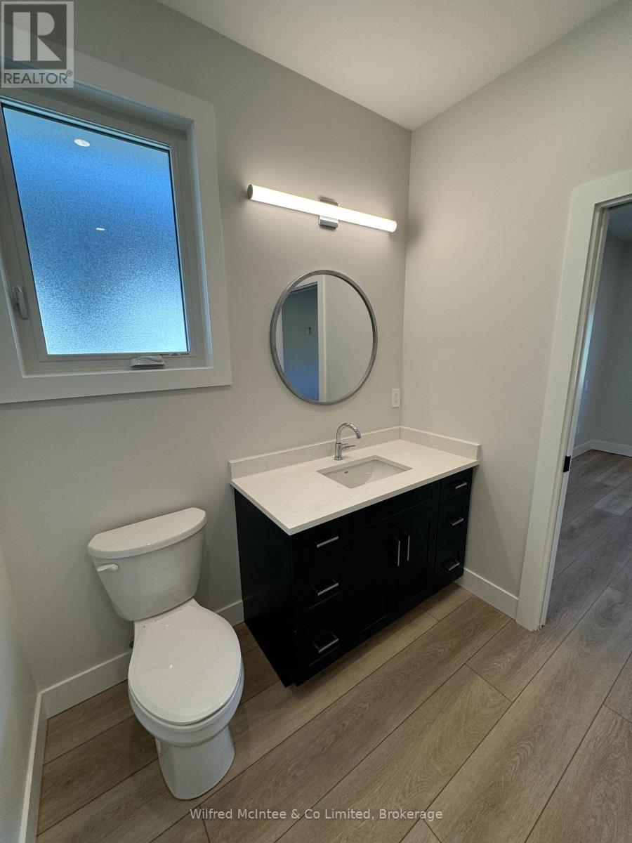 106 Irishwood Lane, Brockton, Ontario  N0G 2V0 - Photo 16 - X12421418