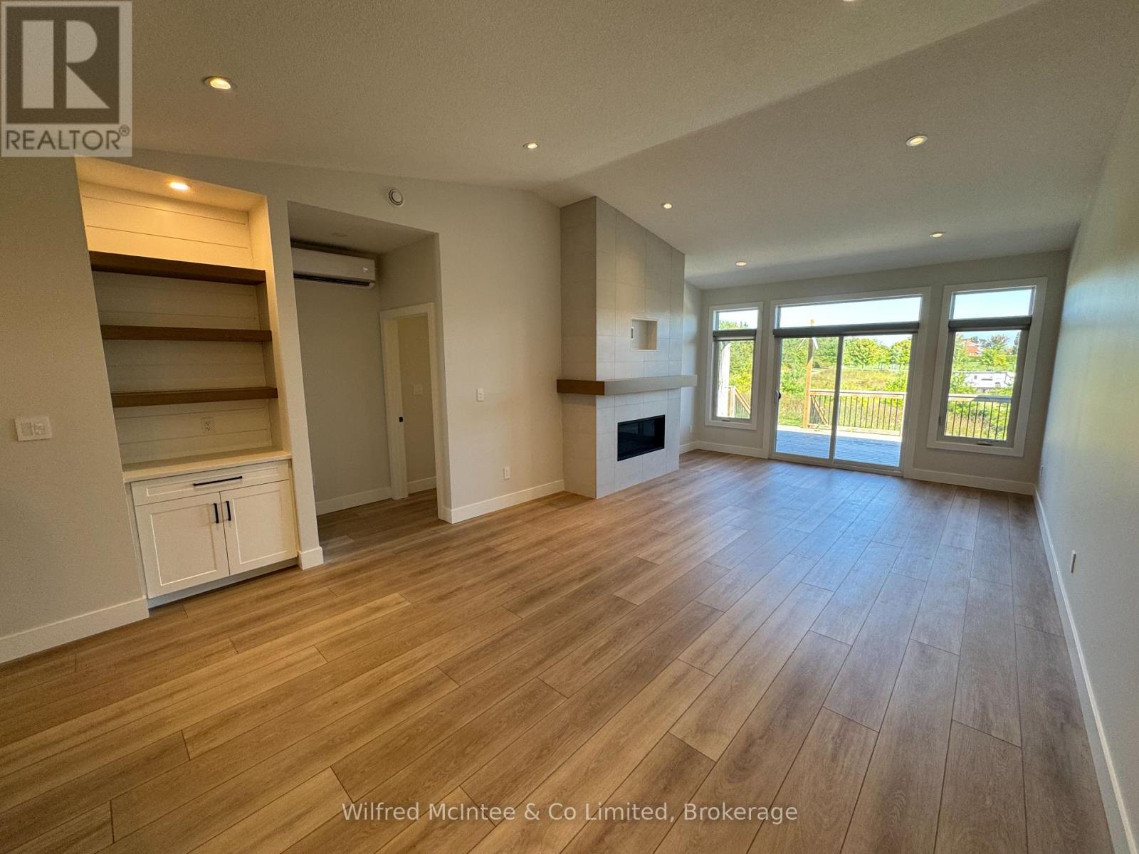 106 Irishwood Lane, Brockton, Ontario  N0G 2V0 - Photo 2 - X12421418