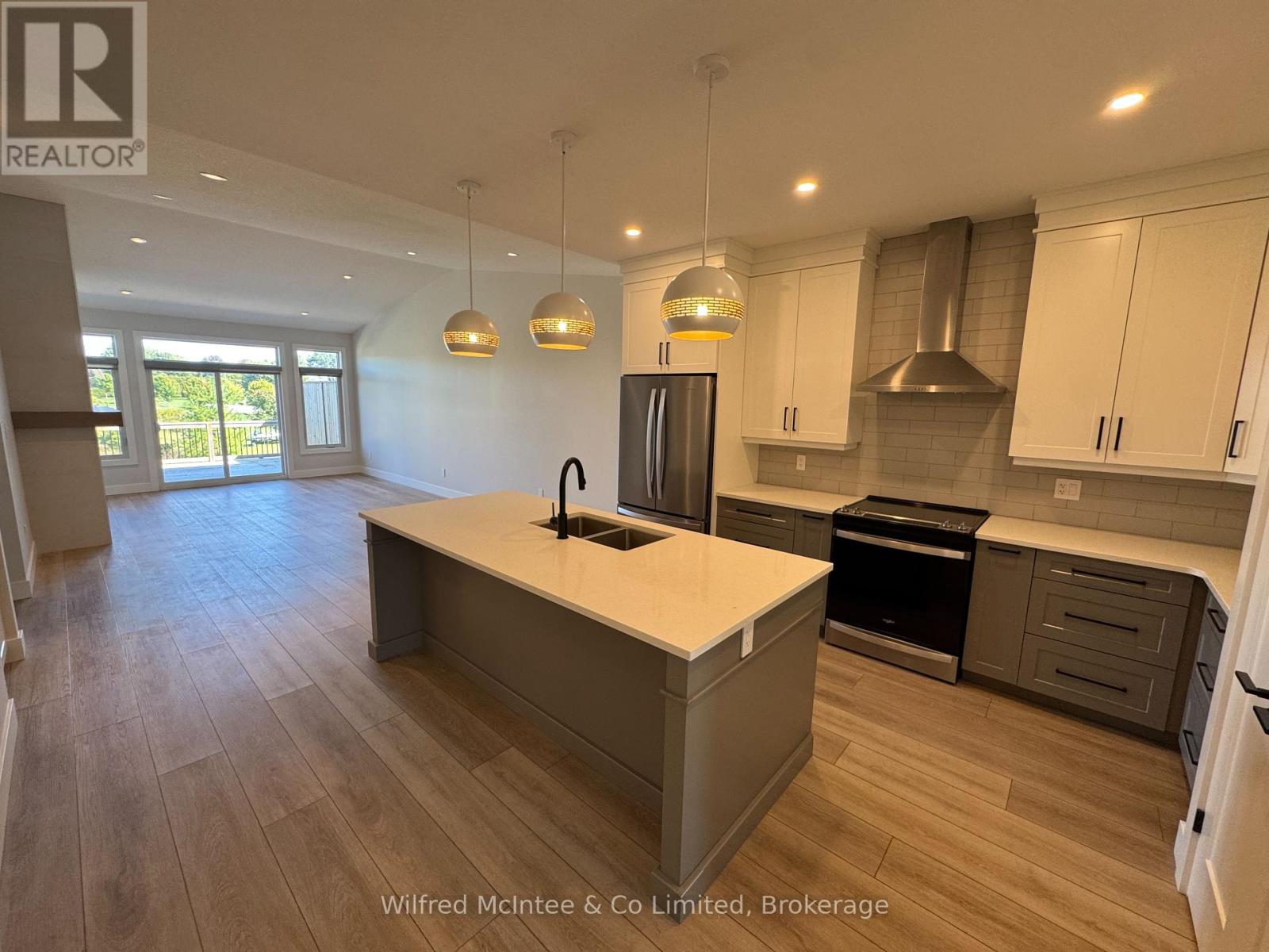 106 Irishwood Lane, Brockton, Ontario  N0G 2V0 - Photo 6 - X12421418