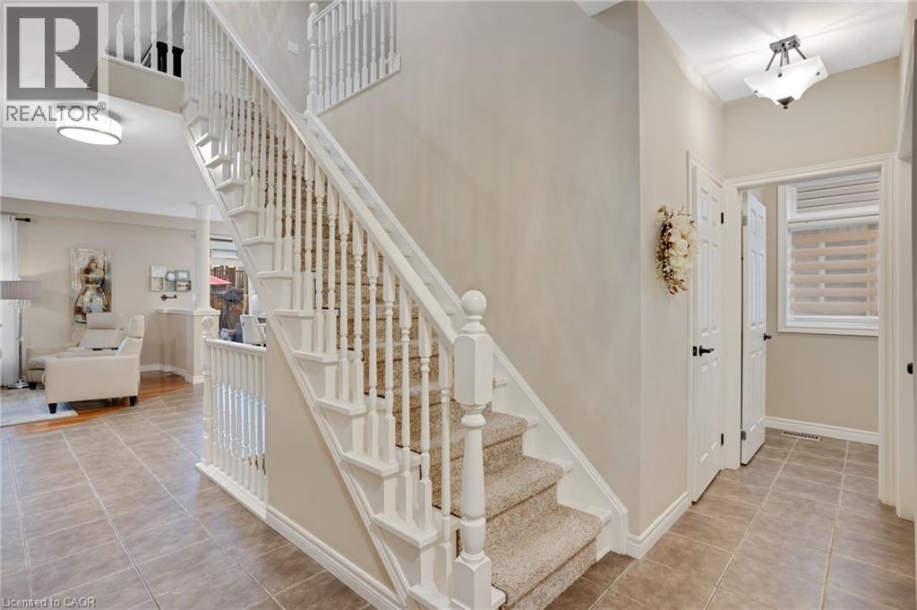 Property at 40 LEMONWOOD Place image 4
