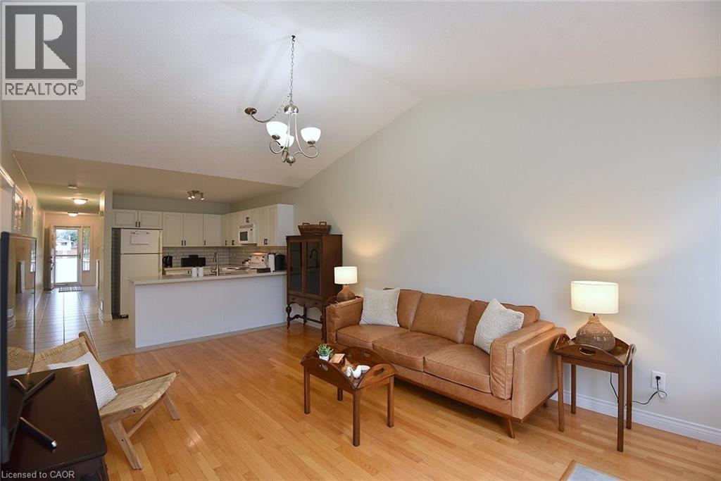 243 Fennell Avenue E Unit# 13, Hamilton, Ontario  L9A 1S8 - Photo 7 - 40772699