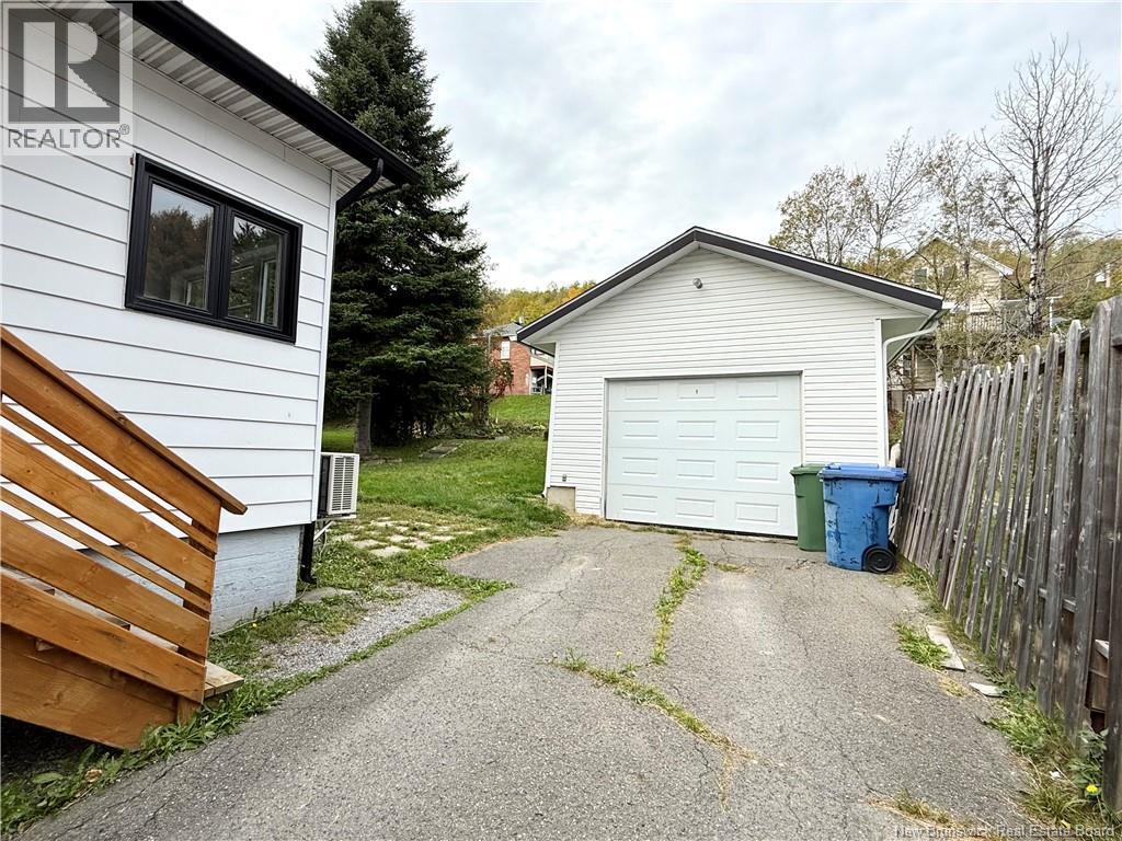 23 Lainey Street, Edmundston, New Brunswick  E3V 1L6 - Photo 2 - NB127248