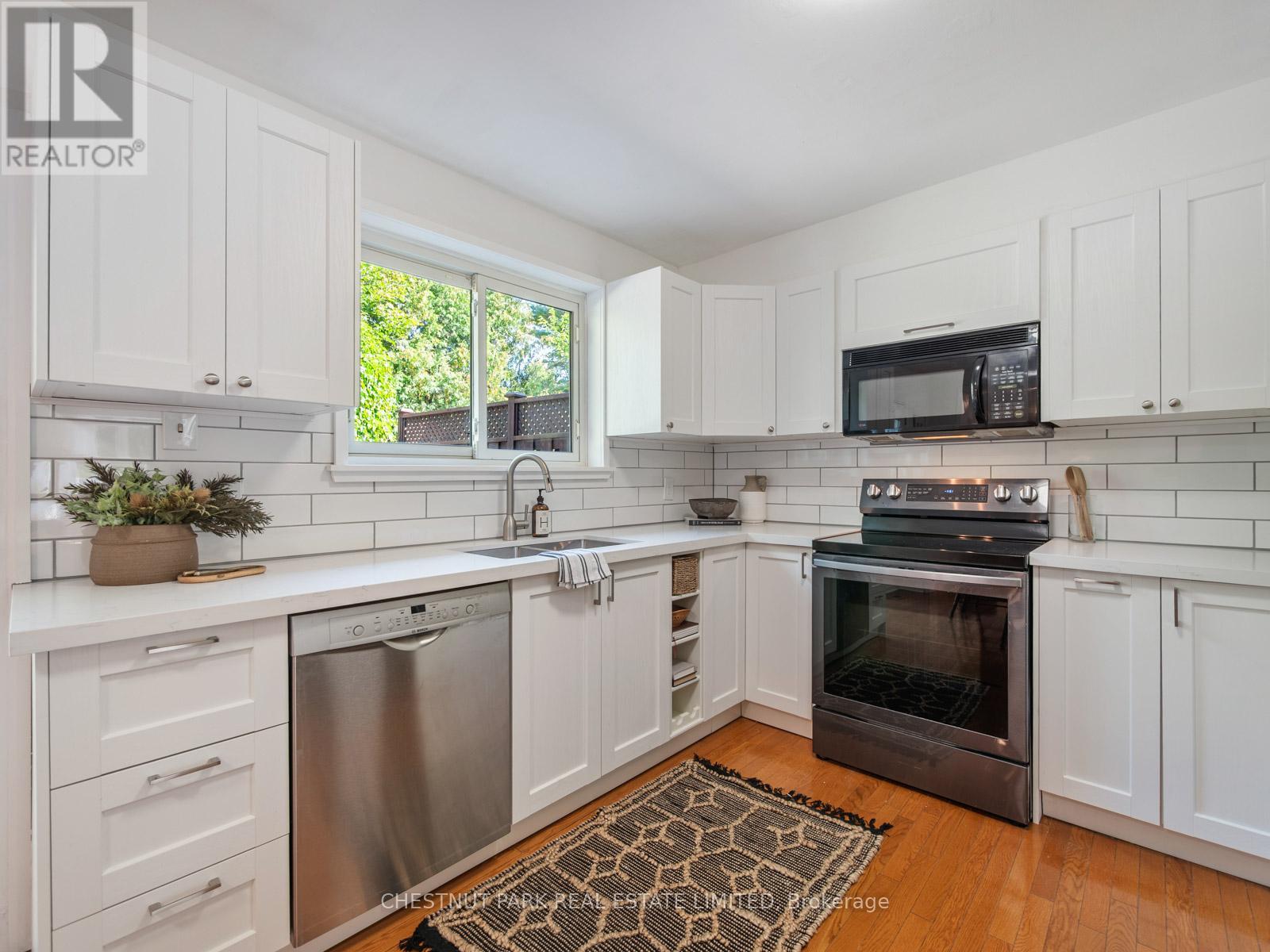 284 Hollyberry Trail, Toronto, Ontario  M2H 2P4 - Photo 11 - C12421203