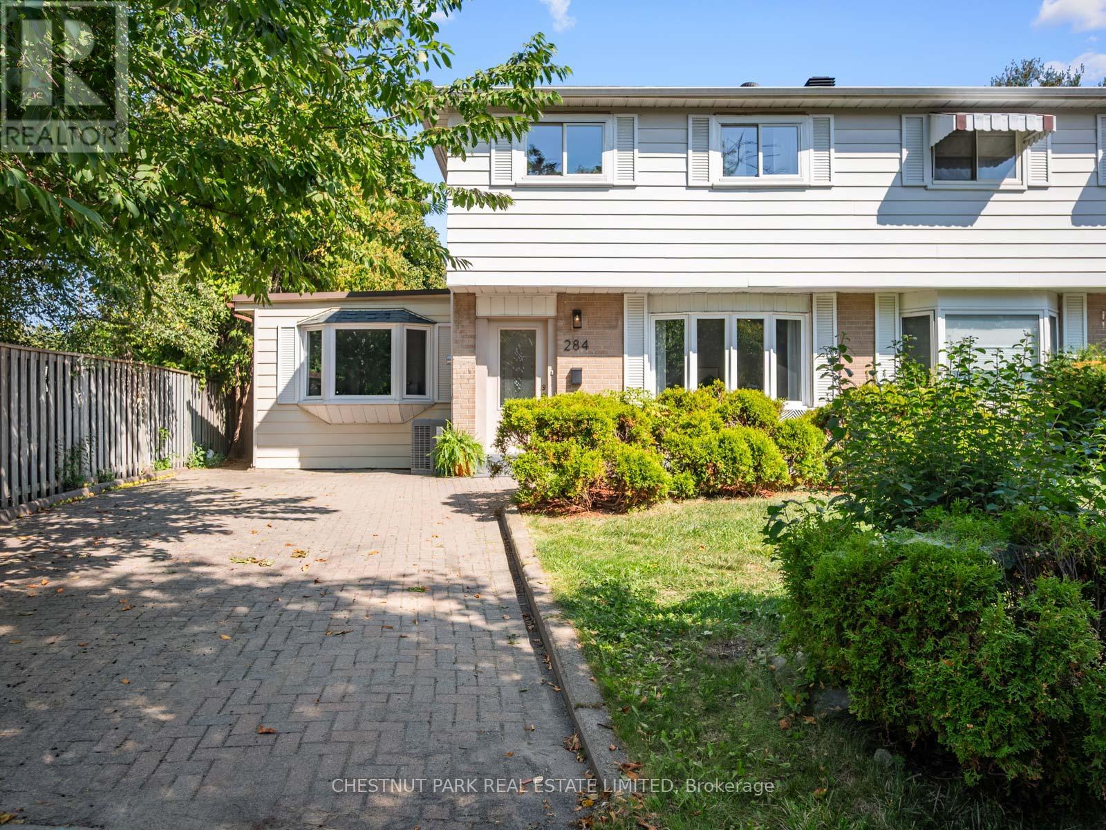 284 Hollyberry Trail, Toronto, Ontario  M2H 2P4 - Photo 2 - C12421203