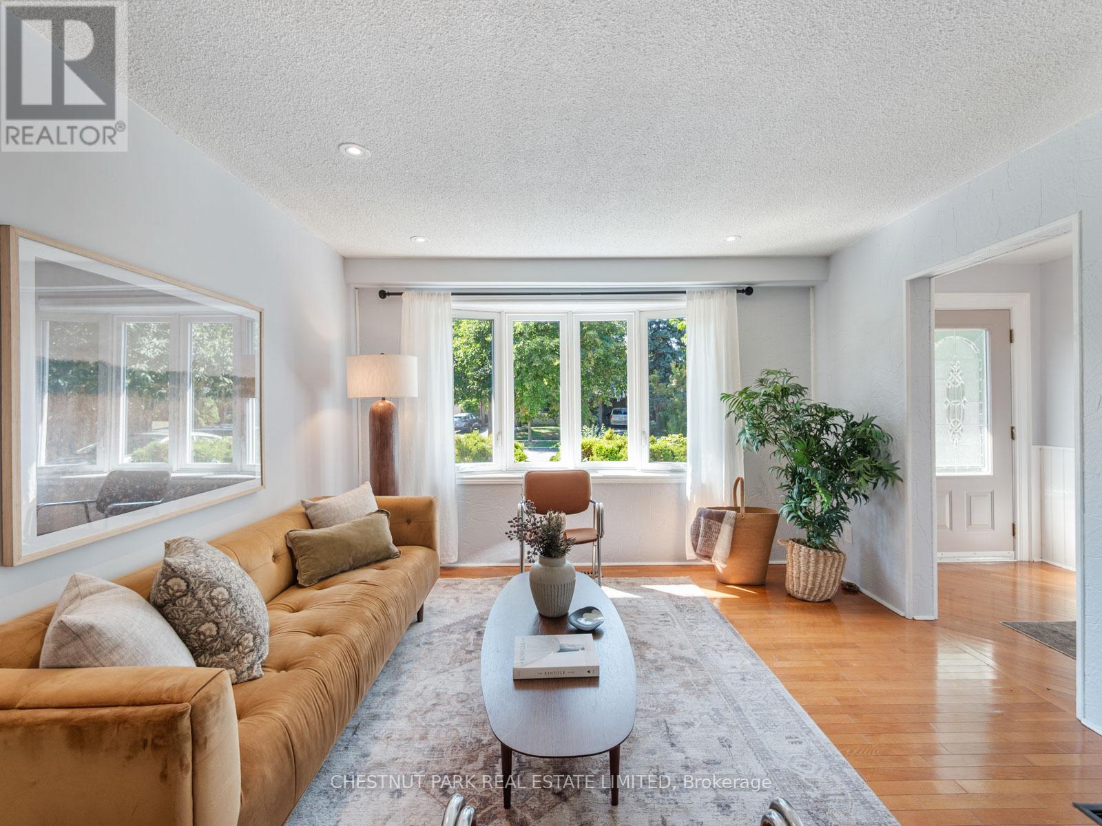 284 Hollyberry Trail, Toronto, Ontario  M2H 2P4 - Photo 7 - C12421203