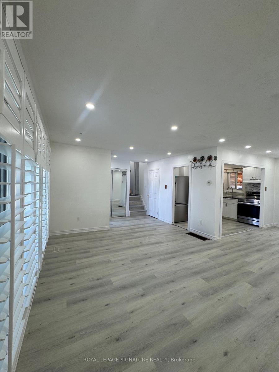 Property at 10 HEATHERSIDE COURT image 3