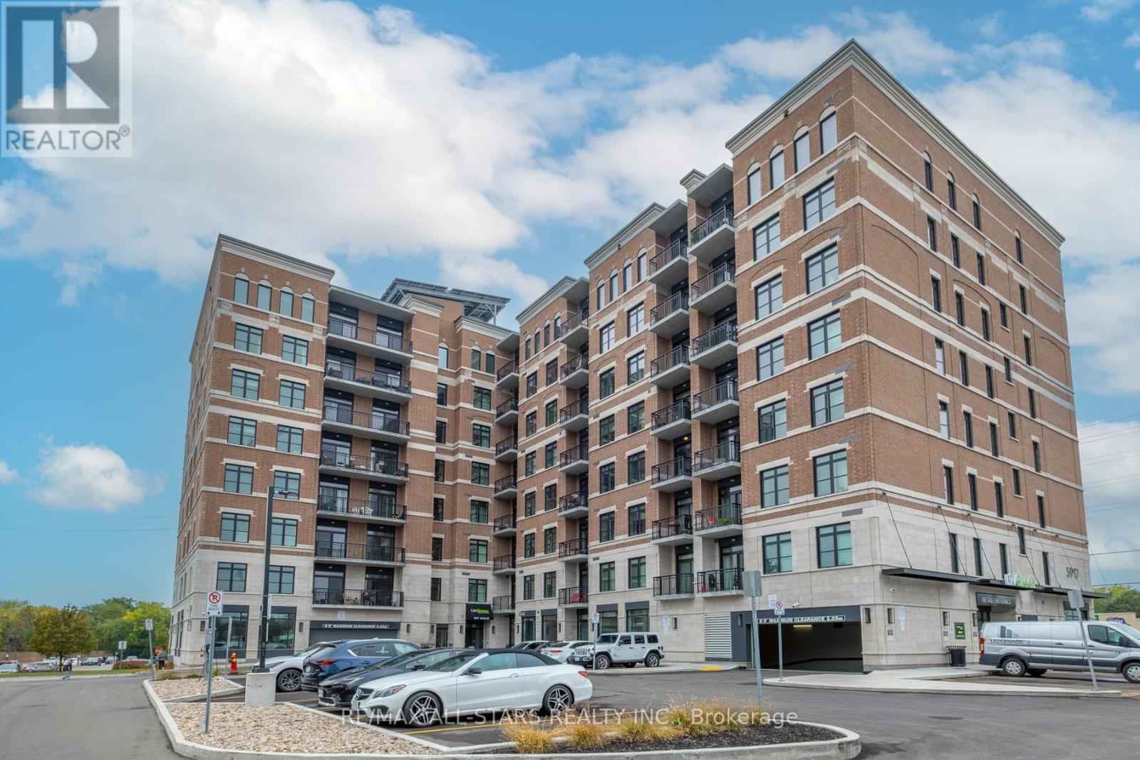 309 - 5917 Main Street, Whitchurch-Stouffville, Ontario  L4A 5G4 - Photo 1 - N12421214