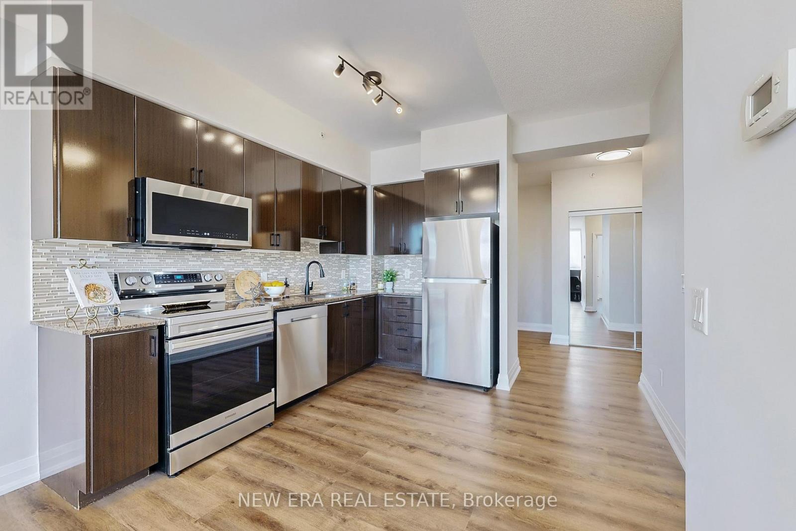 1206 - 75 North Park Road, Vaughan, Ontario  L4J 0H8 - Photo 17 - N12421217
