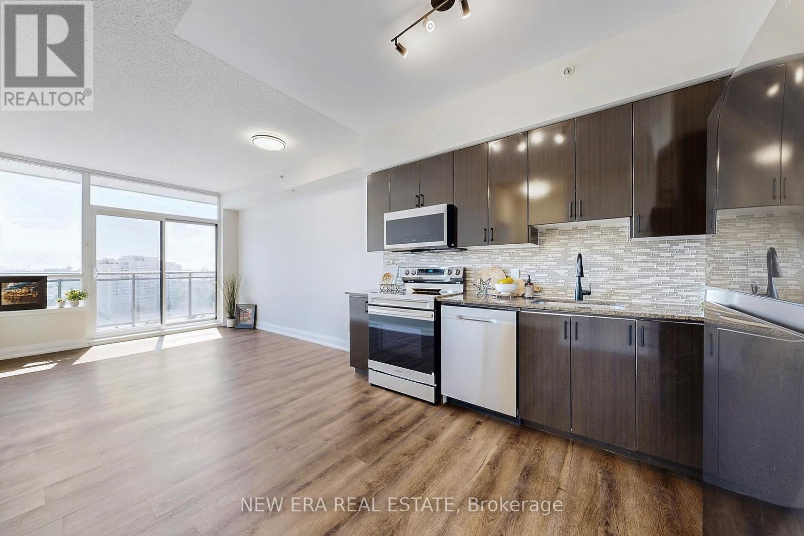1206 - 75 North Park Road, Vaughan, Ontario  L4J 0H8 - Photo 18 - N12421217