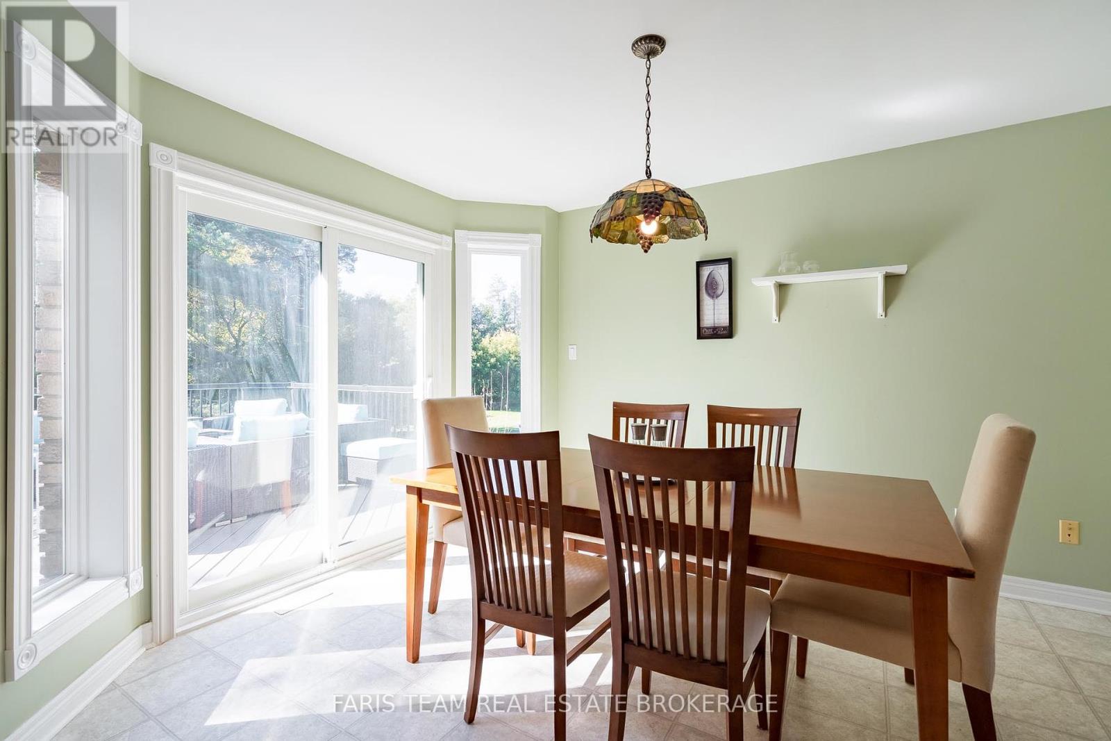 24 Parr Boulevard, Springwater, Ontario  L0M 1T2 - Photo 11 - S12421188