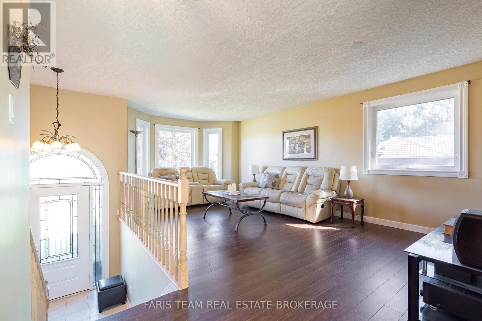 24 Parr Boulevard, Springwater, Ontario  L0M 1T2 - Photo 14 - S12421188