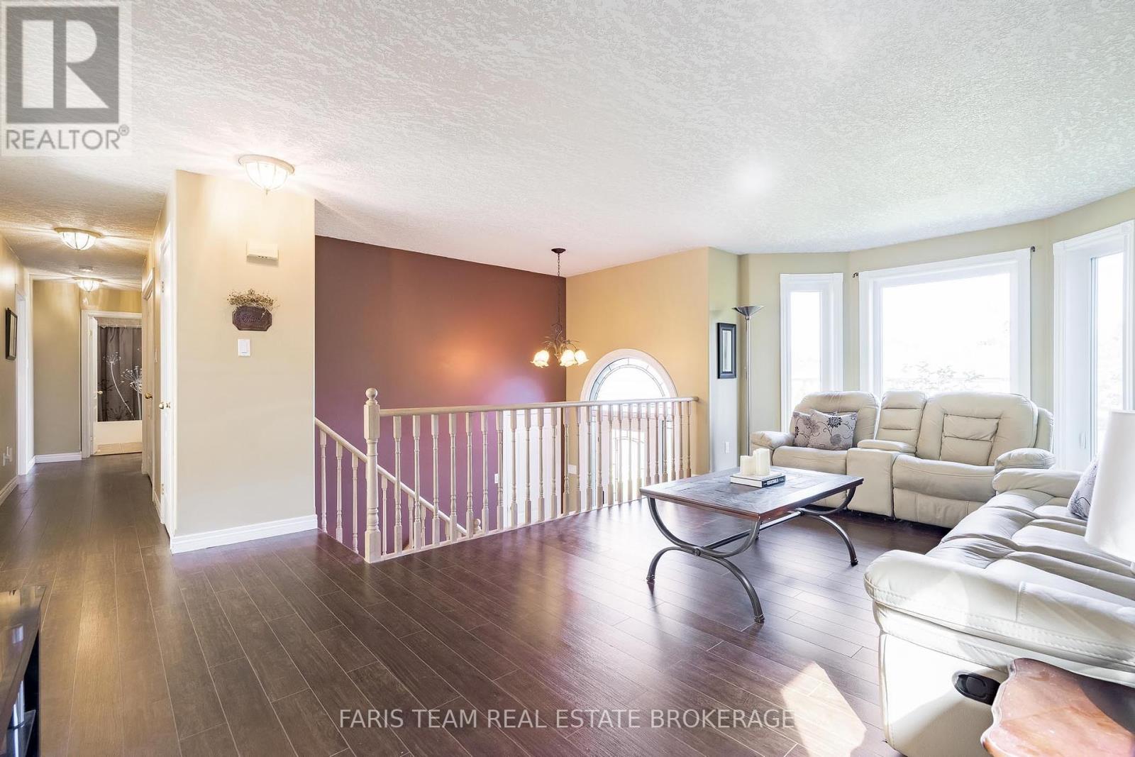 24 Parr Boulevard, Springwater, Ontario  L0M 1T2 - Photo 15 - S12421188