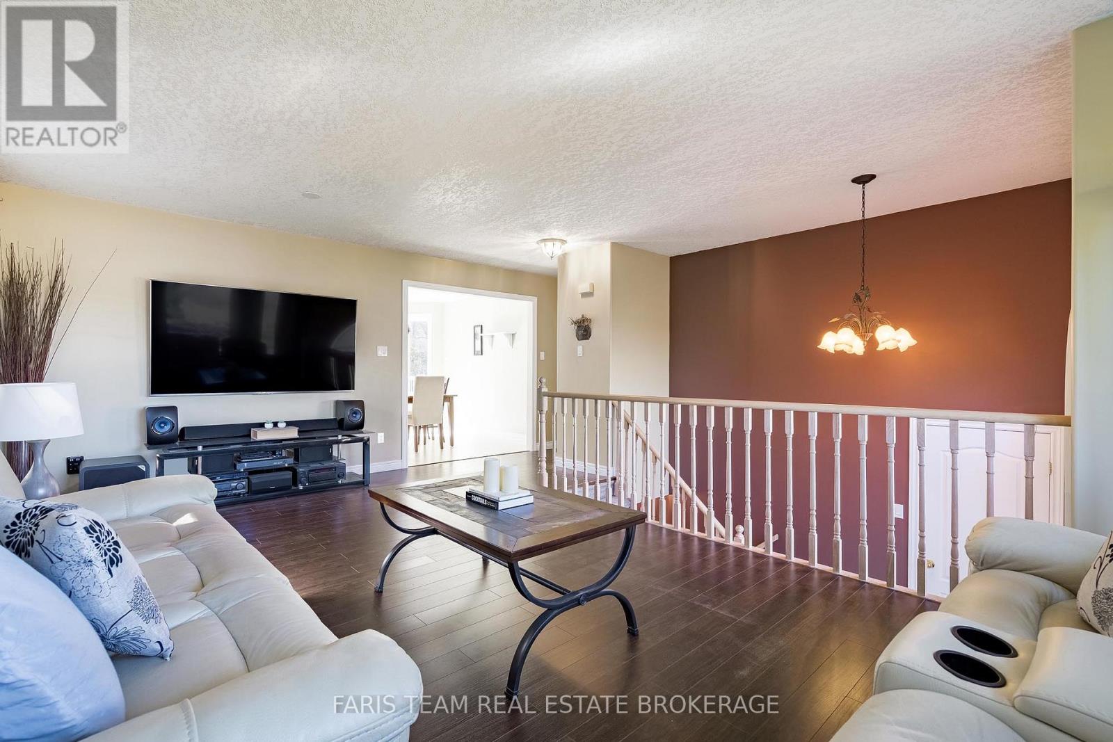 24 Parr Boulevard, Springwater, Ontario  L0M 1T2 - Photo 16 - S12421188