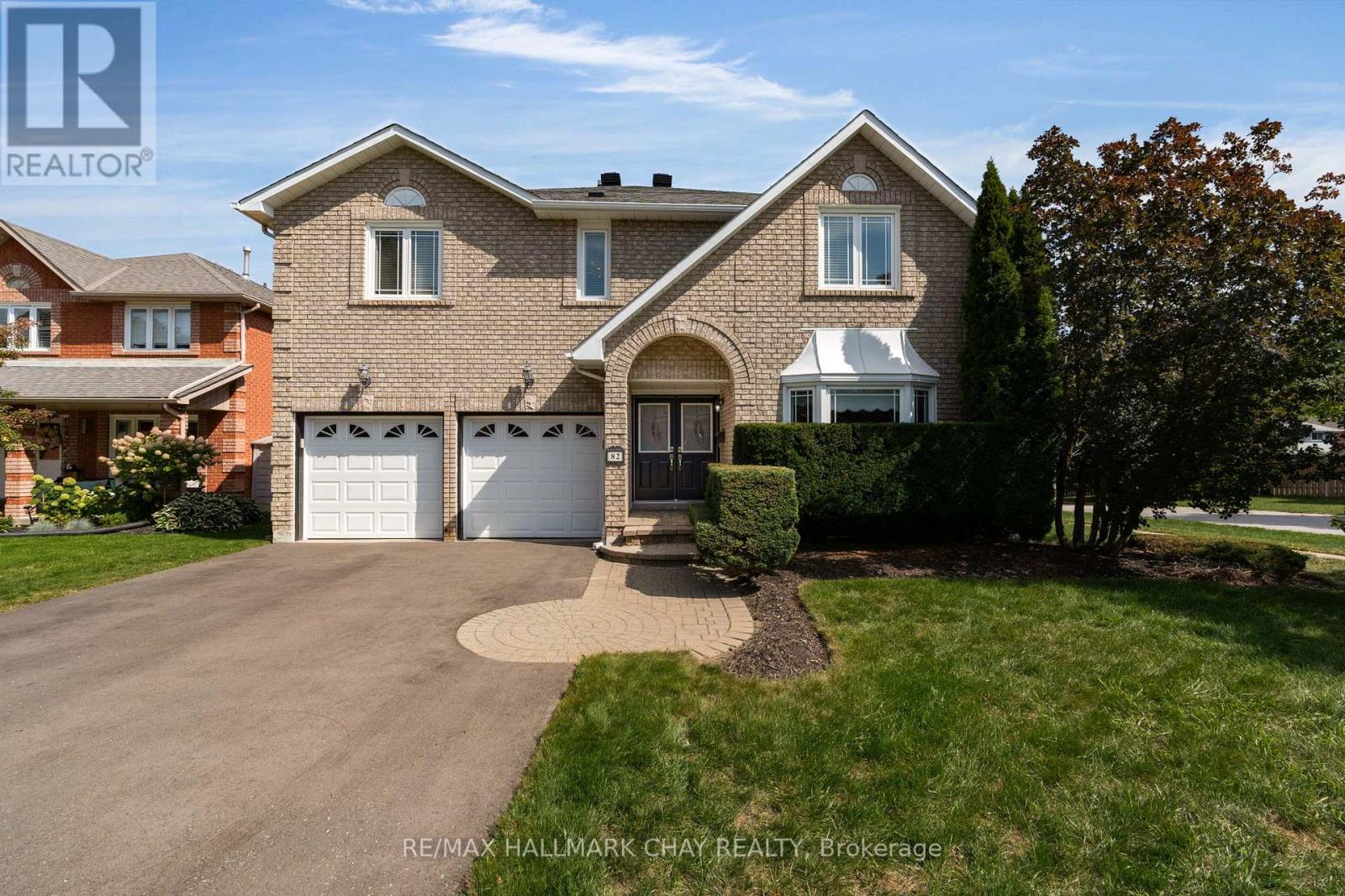 82 Bishop Drive, Barrie, Ontario  L4N 7P4 - Photo 2 - S12421251