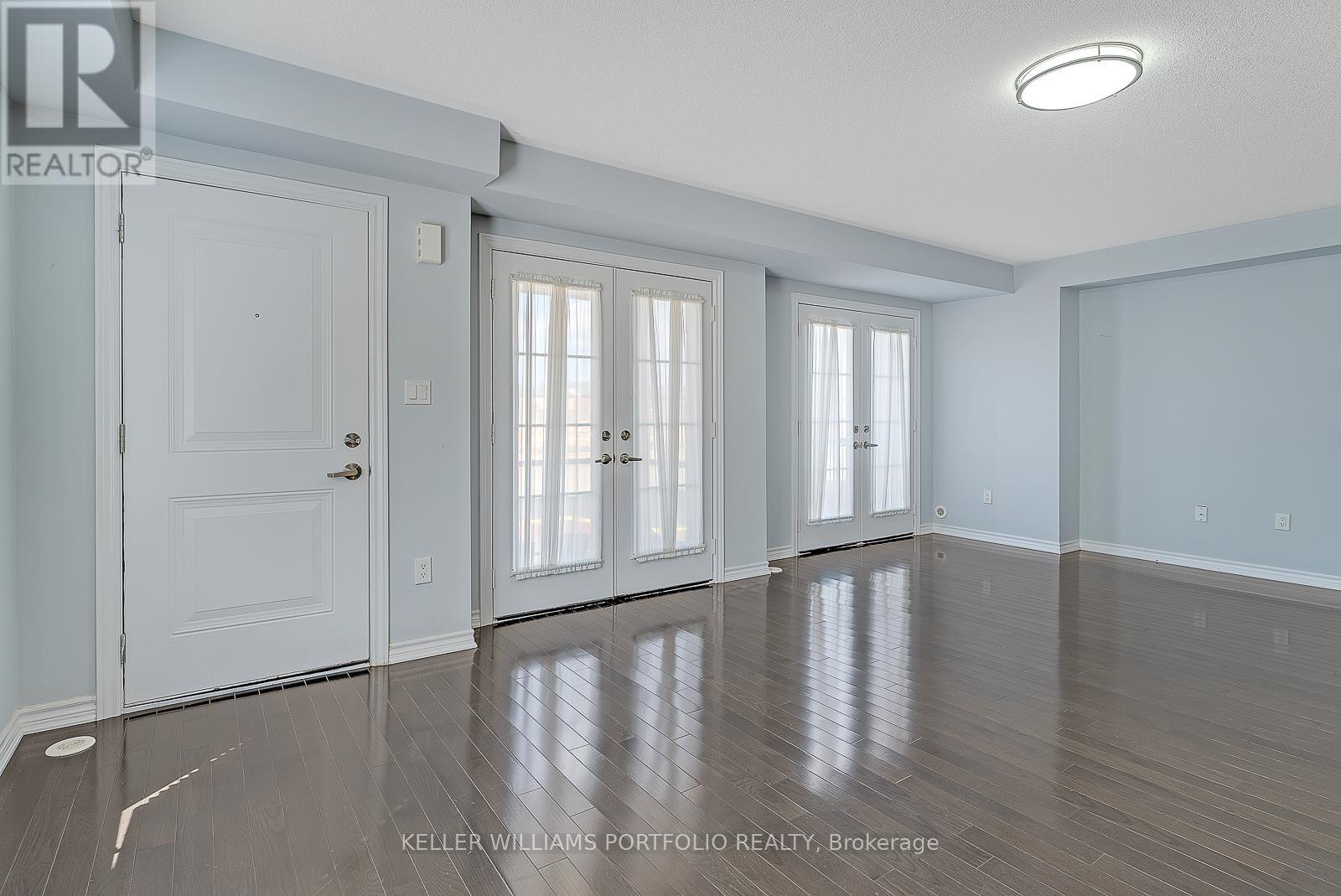 13 - 200 Veterans Drive, Brampton, Ontario  L7A 4S6 - Photo 4 - W12421180