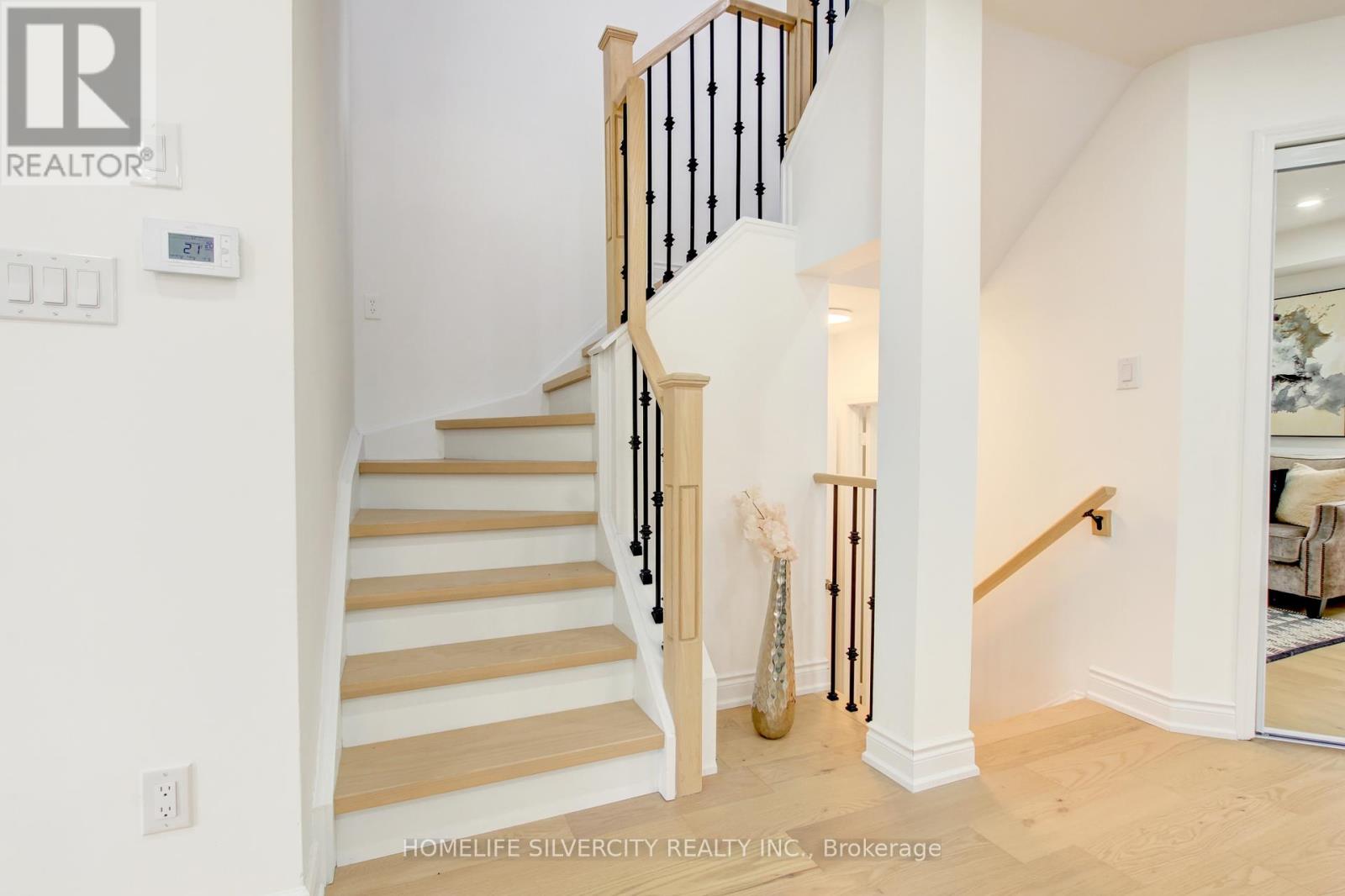 31 Garibaldi Drive, Brampton, Ontario  L6X 4Z2 - Photo 15 - W12421201
