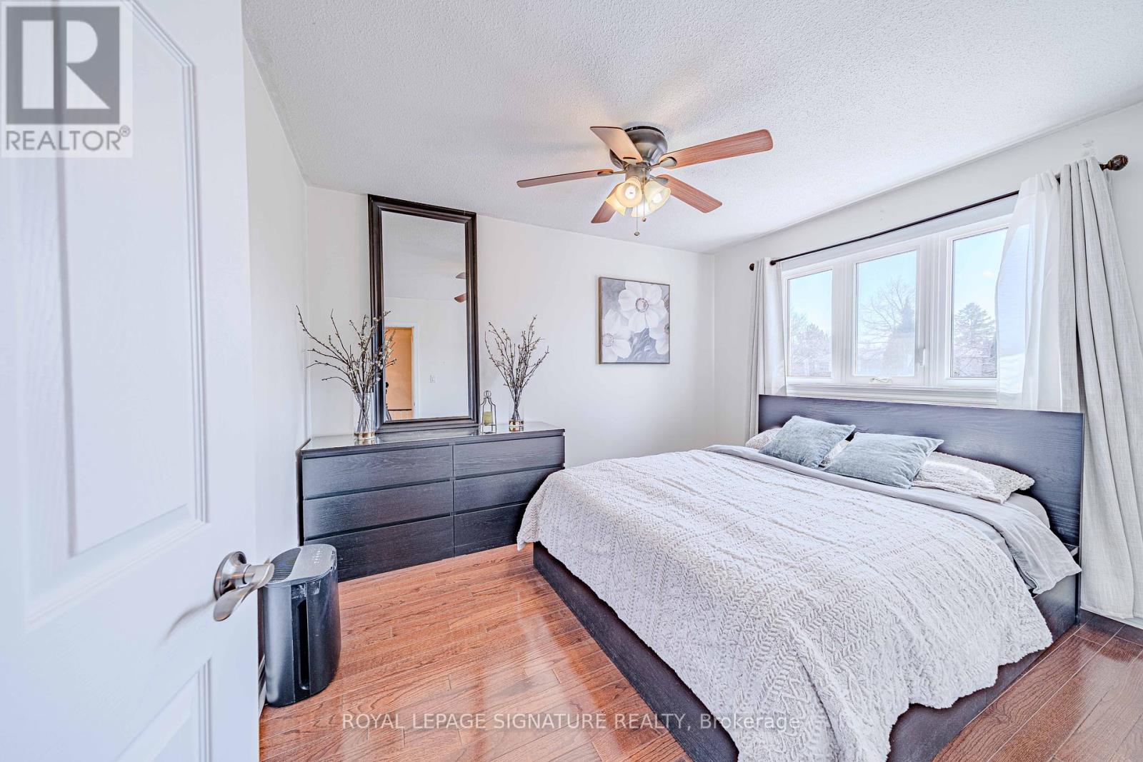 2 Summertime Court, Brampton, Ontario  L6Z 2B4 - Photo 13 - W12421223