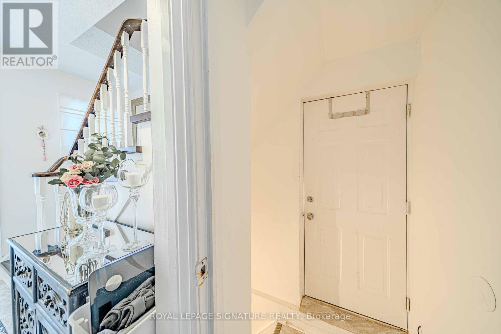 2 Summertime Court, Brampton, Ontario  L6Z 2B4 - Photo 20 - W12421223