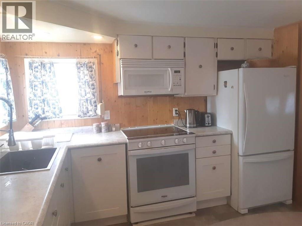 18 Sutton Drive, Goderich, Ontario  N7A 3Y3 - Photo 7 - 40772813