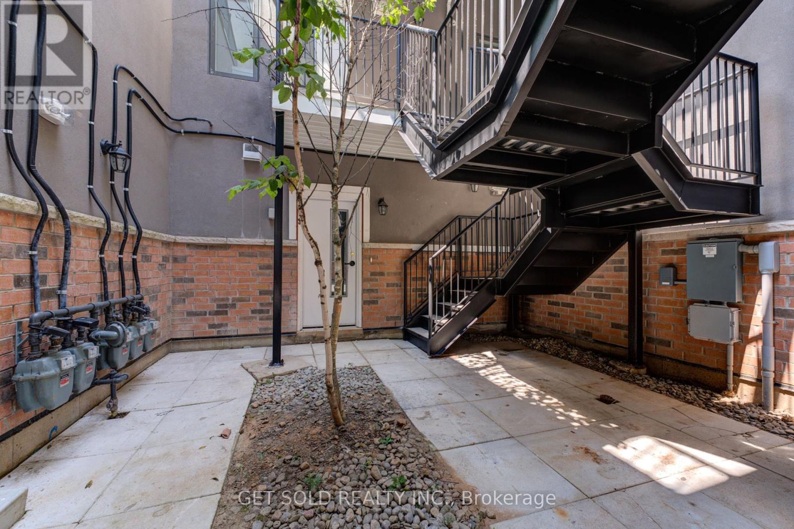4 - 6701 Thorold Stone Road, Niagara Falls, Ontario  L2J 1B3 - Photo 2 - X12421210