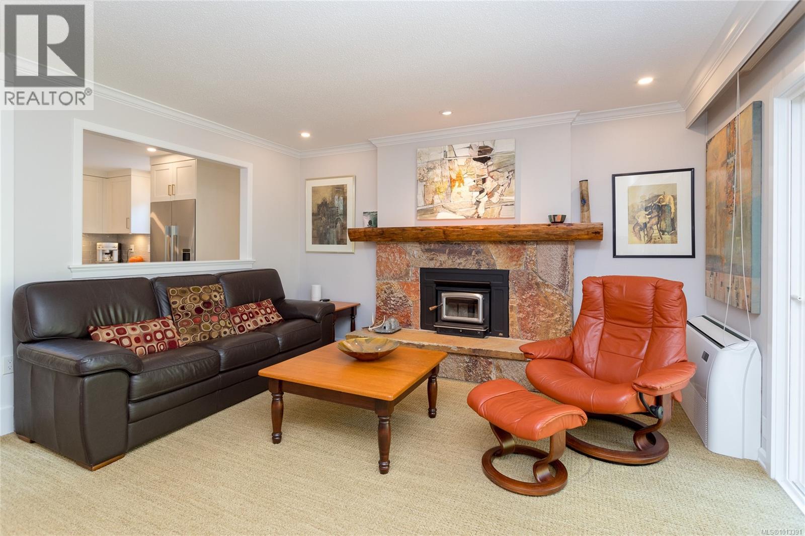 Property at 1215 Braithwaite Dr image 5